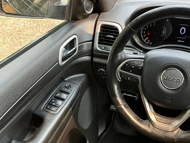 Used 2021 Jeep Grand Cherokee Laredo X AWD/4WD image 30