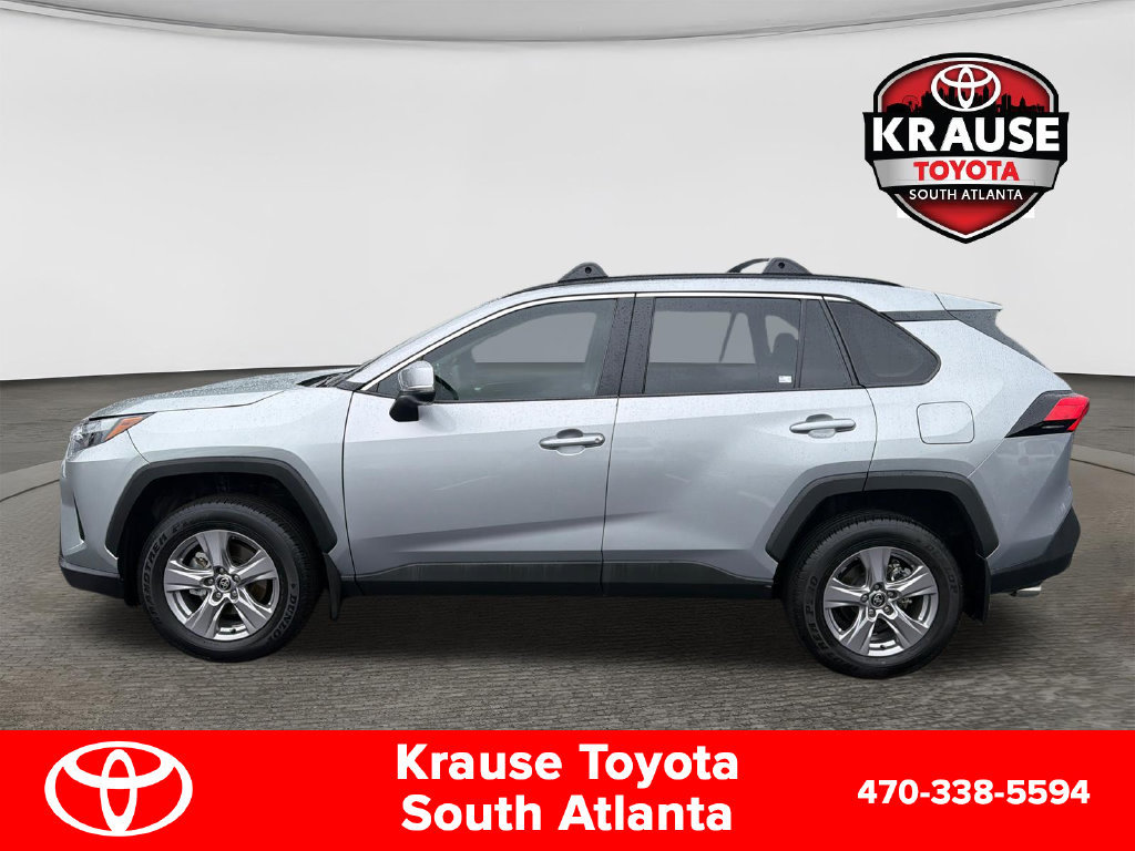 Used 2025 Toyota RAV4 XLE FWD image 4