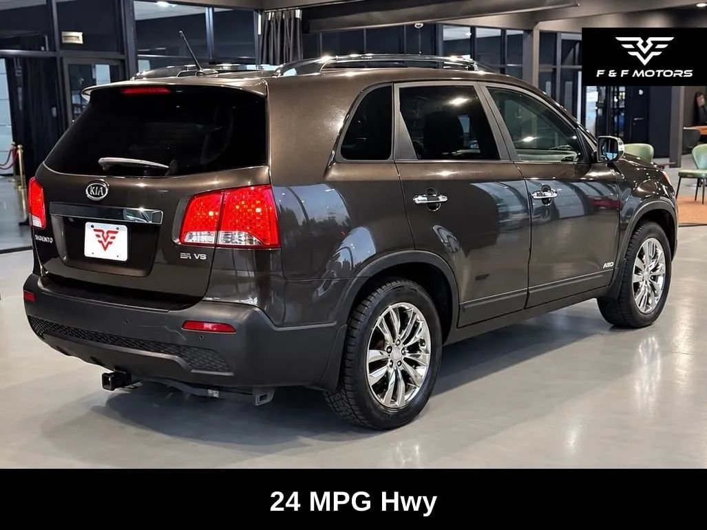 Used 2011 Kia Sorento EX w/ Premium Pkg AWD/4WD image 3