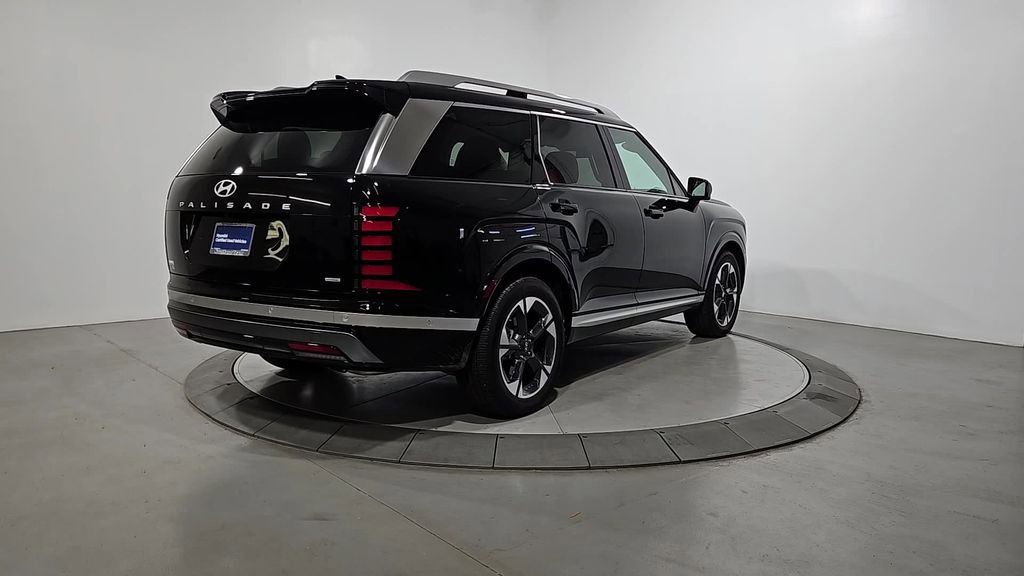 Certified 2026 Hyundai Palisade Limited AWD/4WD image 5