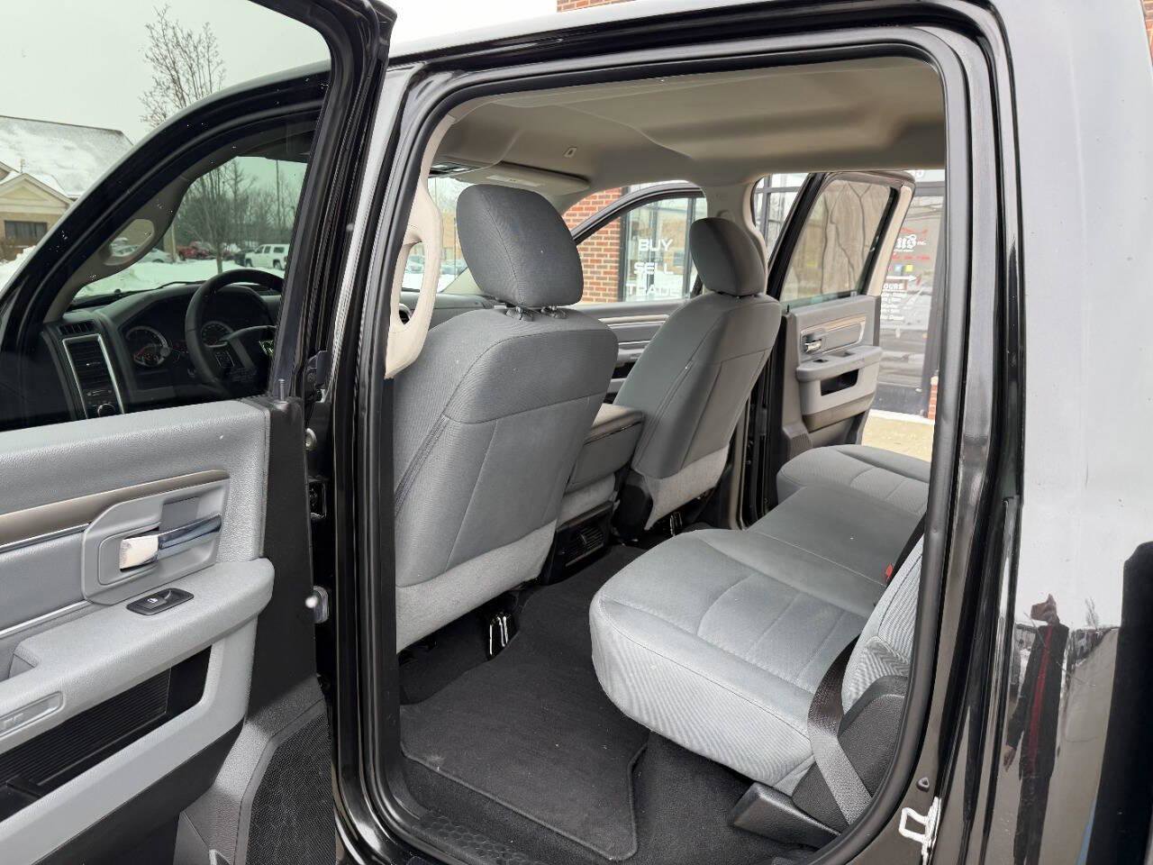 Used 2018 RAM 2500 SLT image 25