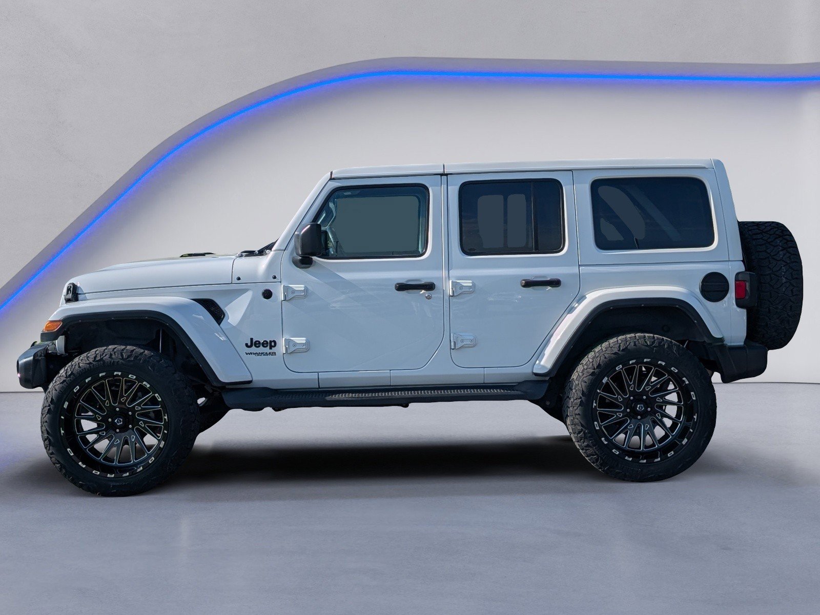 Used 2022 Jeep Wrangler Unlimited Sahara image 3