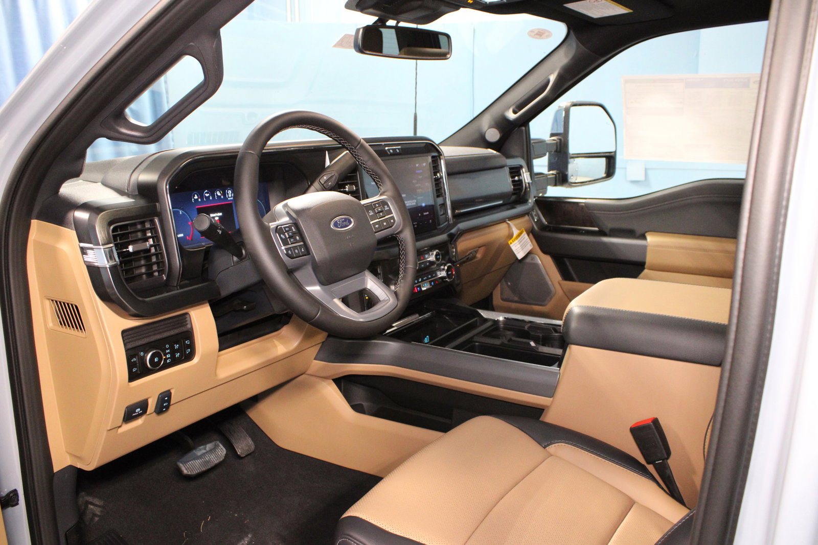 New 2025 Ford F350 Lariat w/ Lariat Ultimate Package image 2