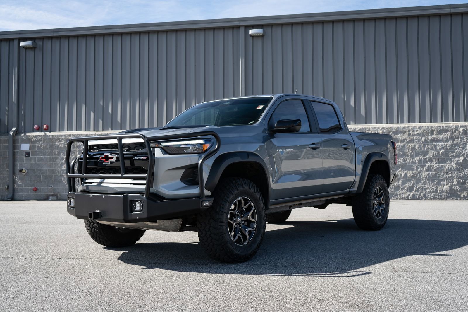 Used 2024 Chevrolet Colorado ZR2 w/ Technology Package AWD/4WD image 3