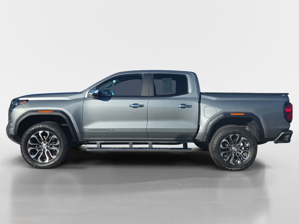 Used 2023 GMC Canyon Denali image 2