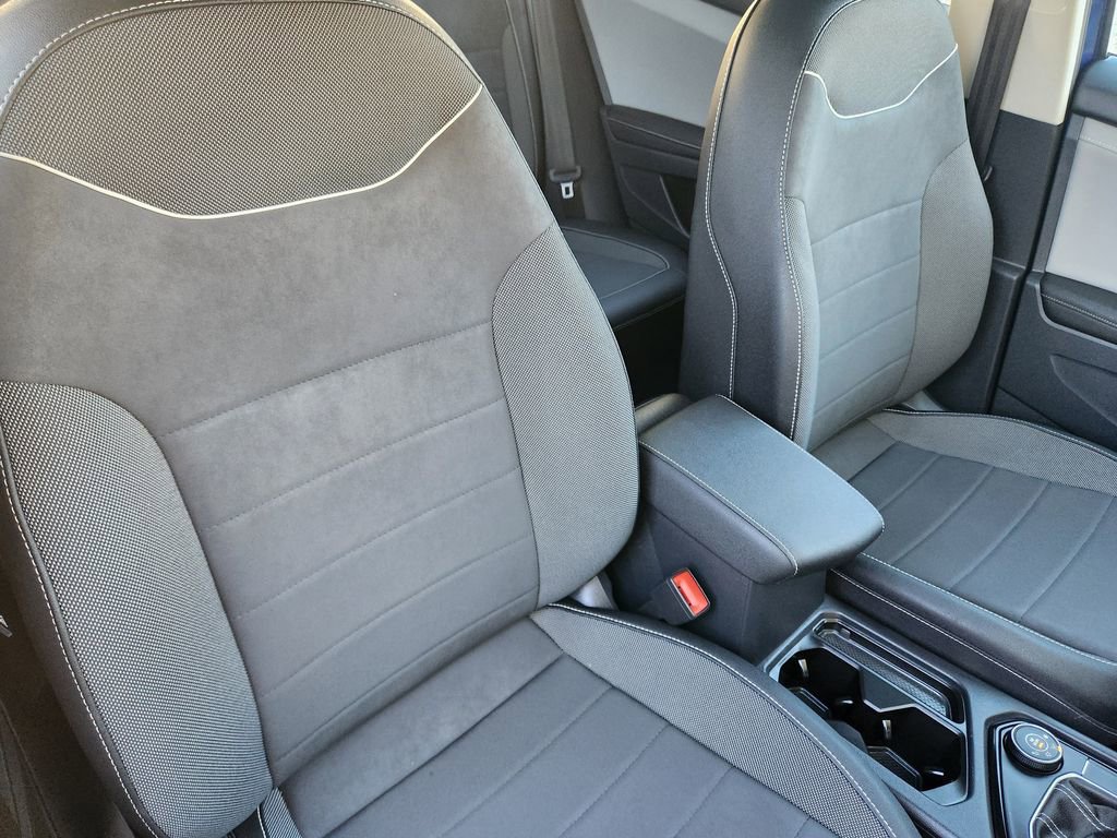 Certified 2024 Volkswagen Taos SE image 16