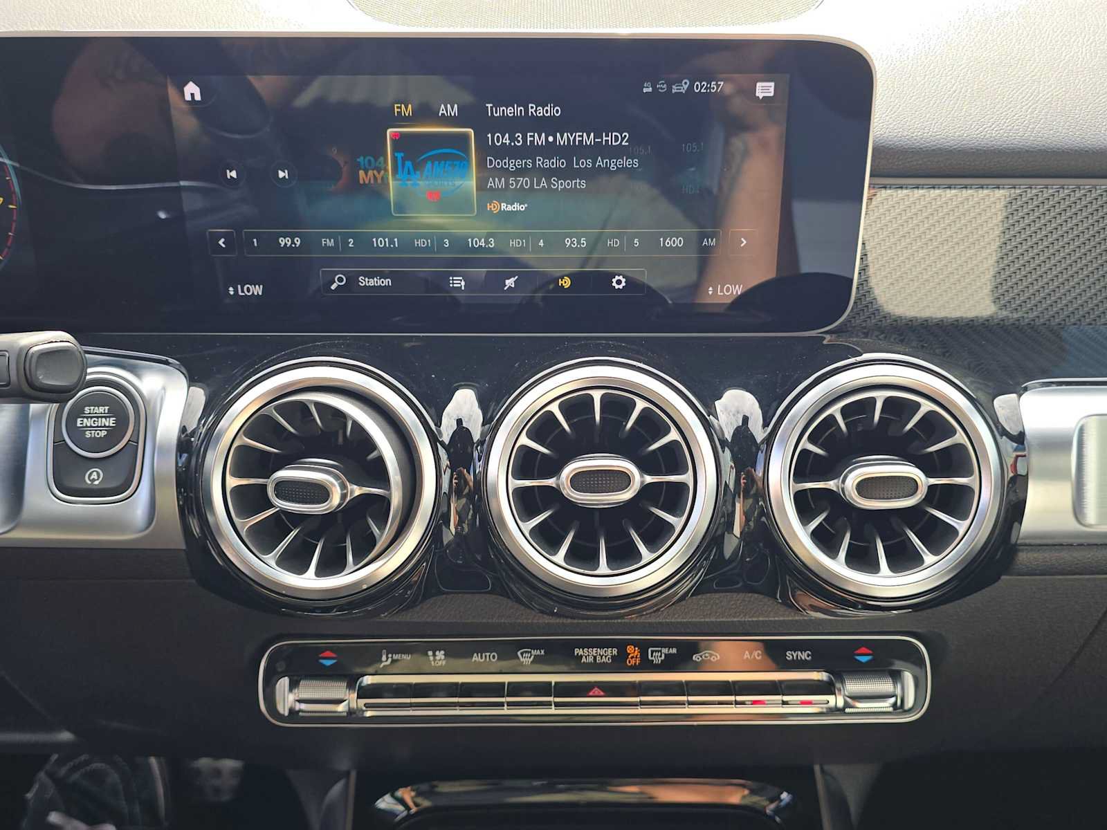 Used 2021 Mercedes-Benz GLB 250 image 25