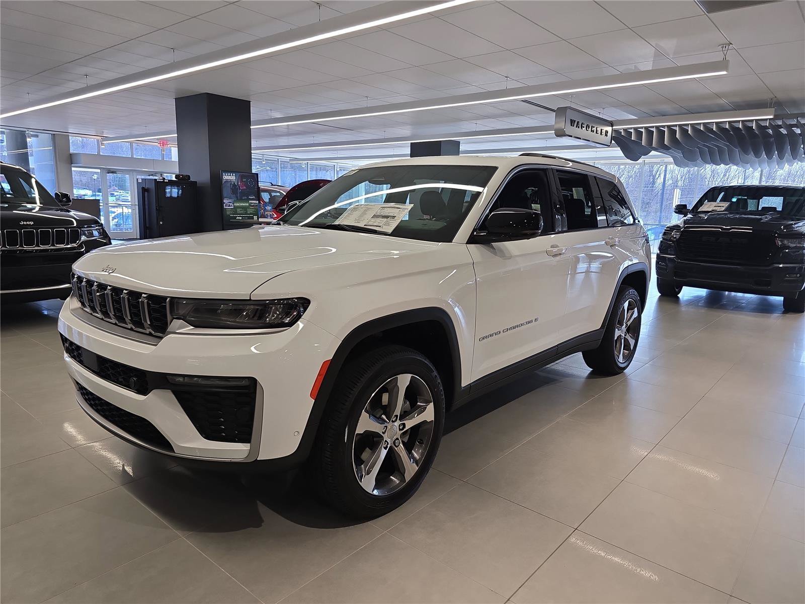 New 2026 Jeep Grand Cherokee Limited w/ Luxury Tech Group II AWD/4WD image 6