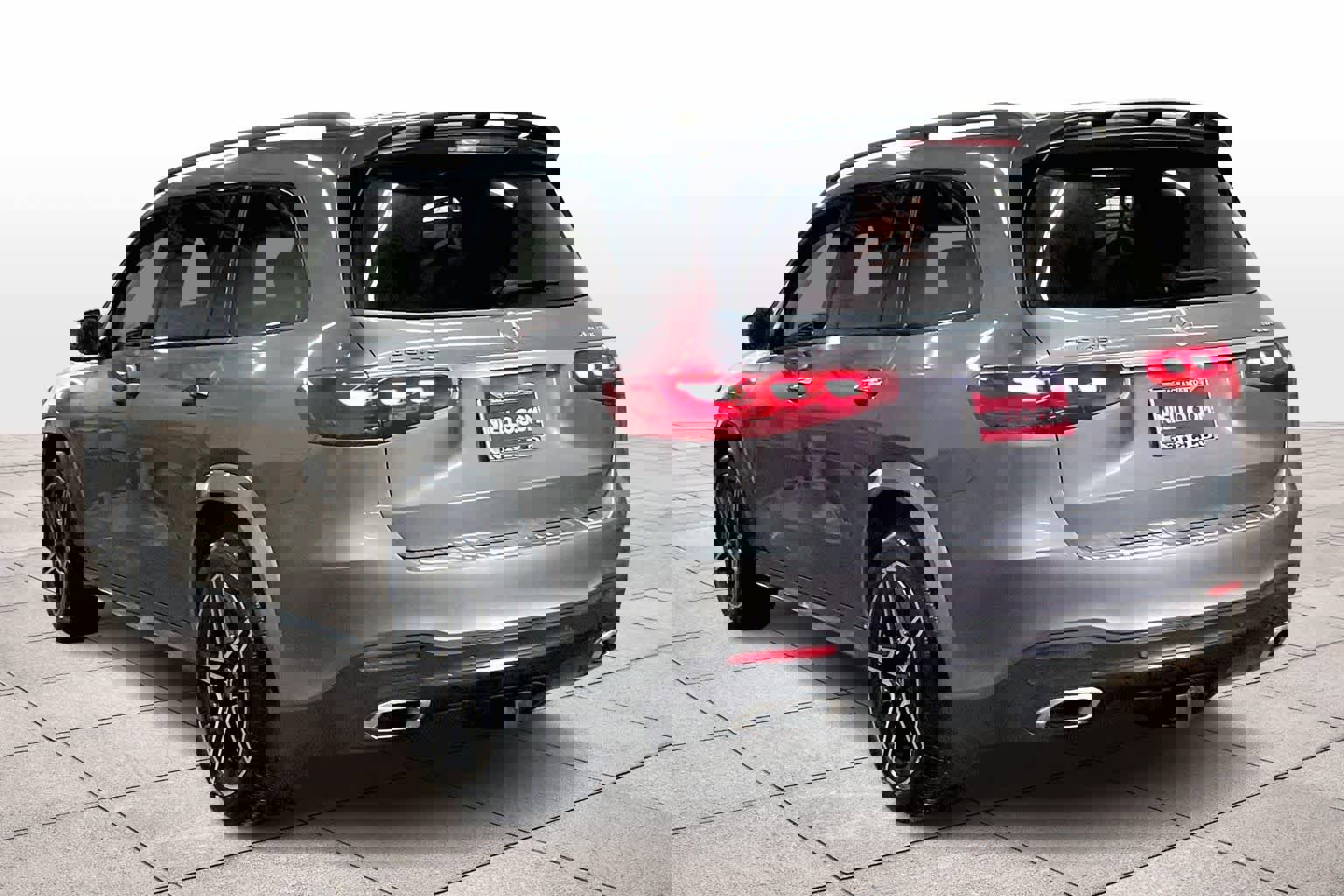 Used 2024 Mercedes-Benz GLS 450 4MATIC image 14