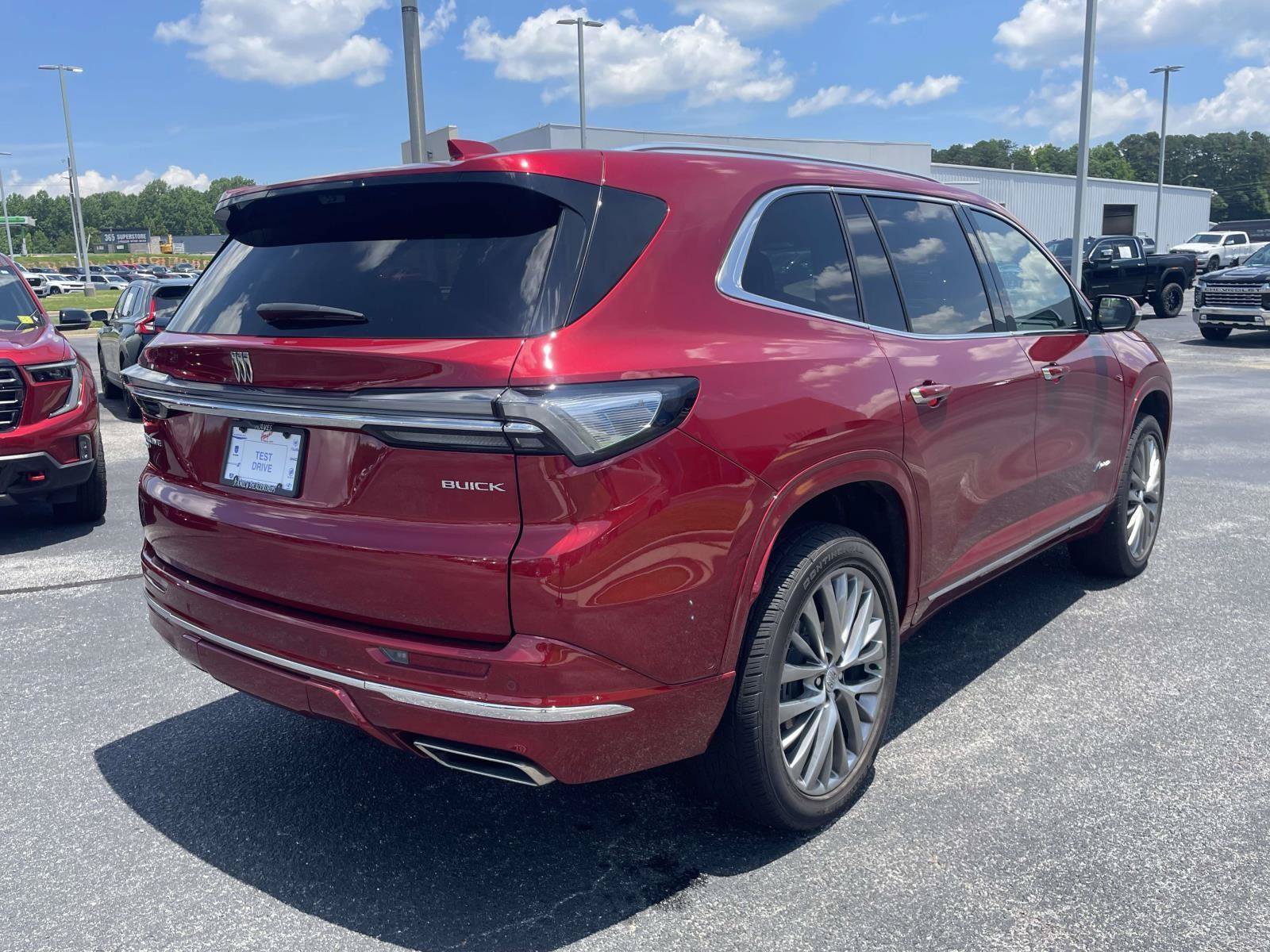 Certified 2025 Buick Enclave Avenir w/ Super Cruise Package AWD/4WD image 23