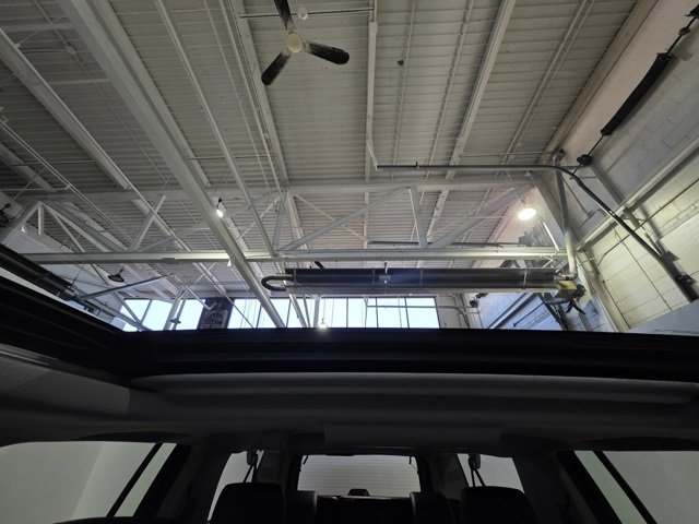 Used 2018 GMC Yukon XL SLT w/ Open Road Package image 16