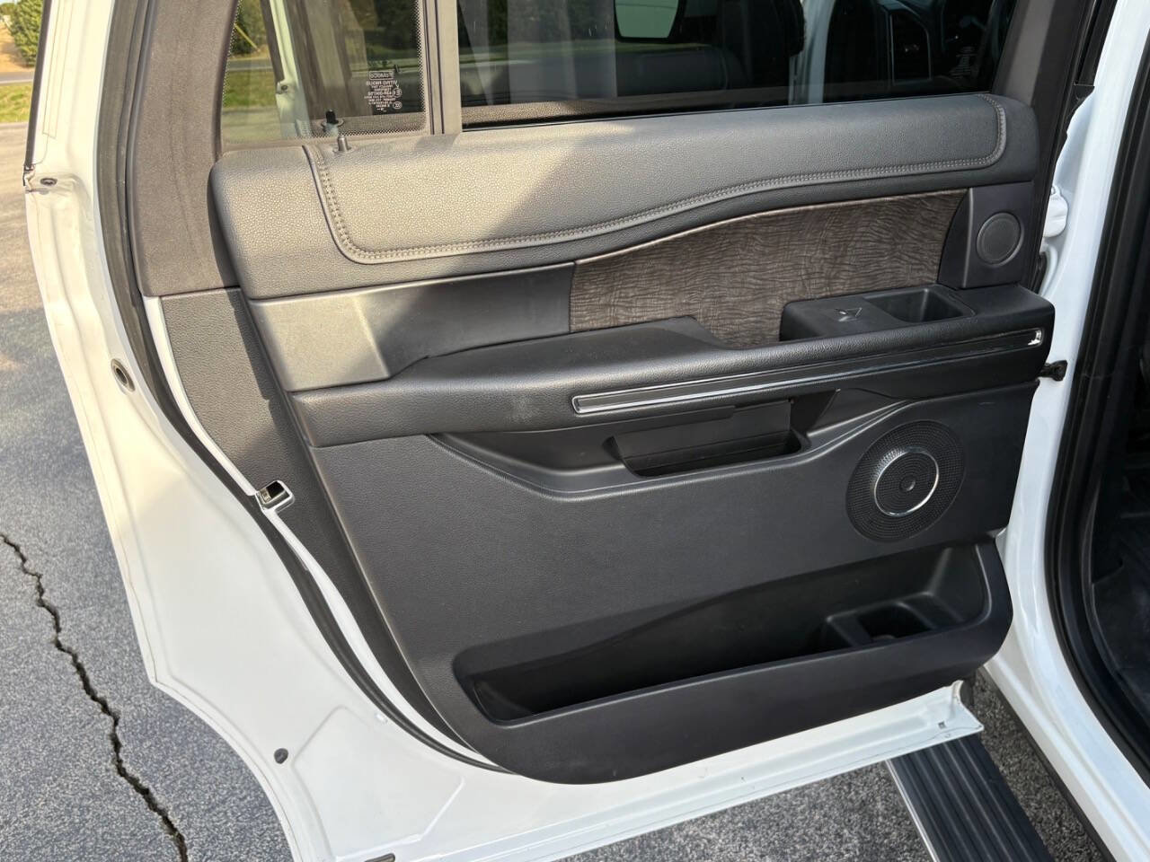 Used 2019 Ford Expedition Max Limited image 13