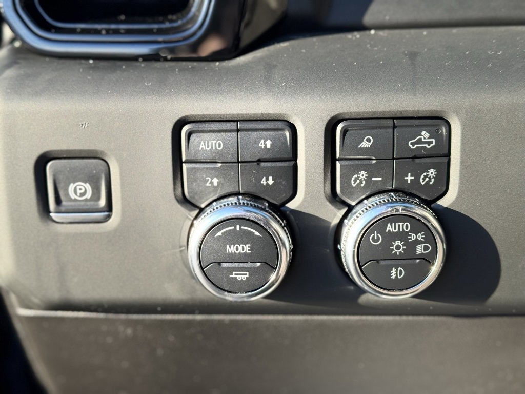 Used 2024 GMC Sierra 1500 AT4 w/ AT4 Premium Package image 20