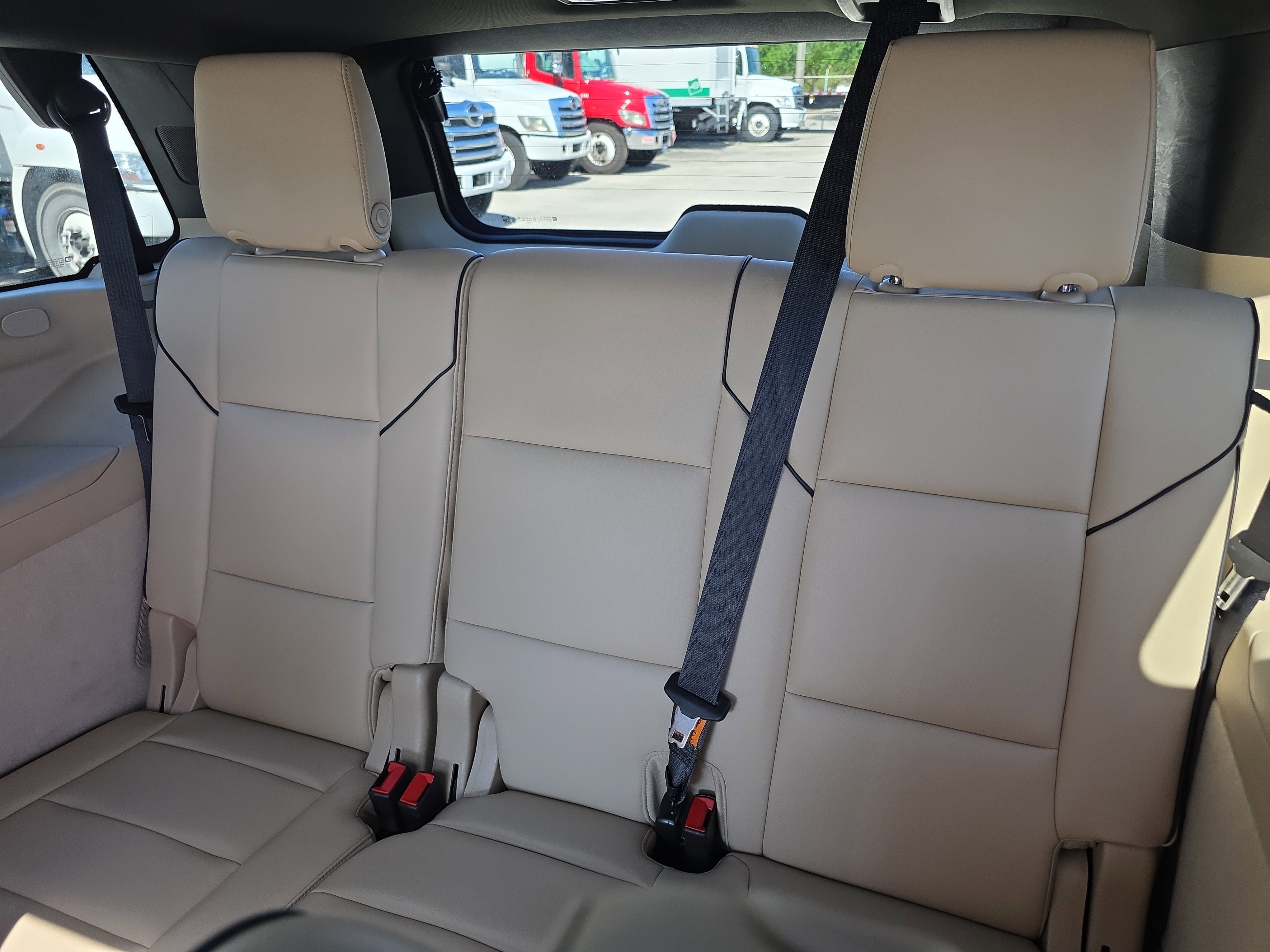 Used 2023 Cadillac Escalade Premium Luxury w/ Performance Package AWD/4WD image 14