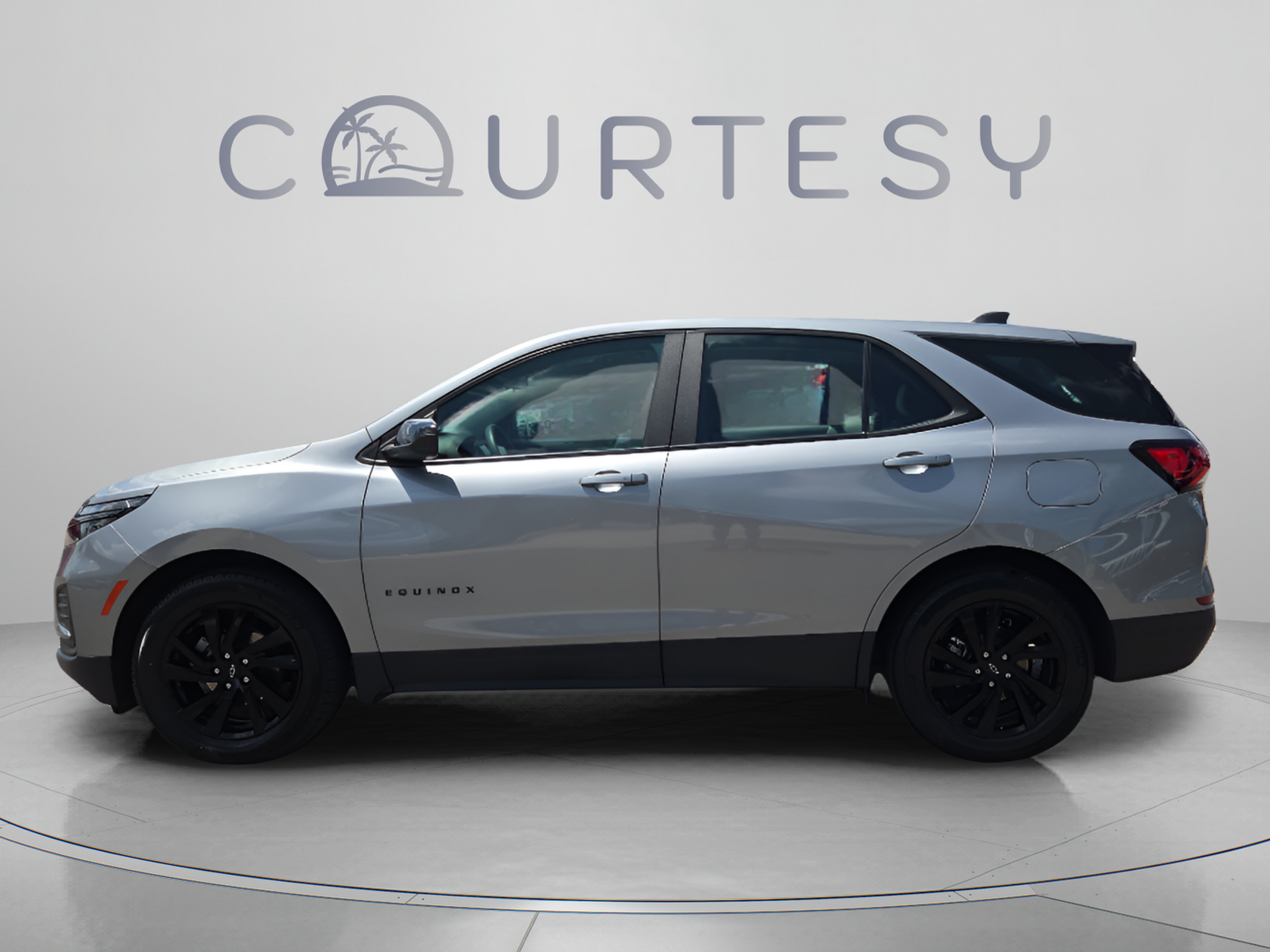 Used 2023 Chevrolet Equinox LS w/ Sport Edition FWD image 2
