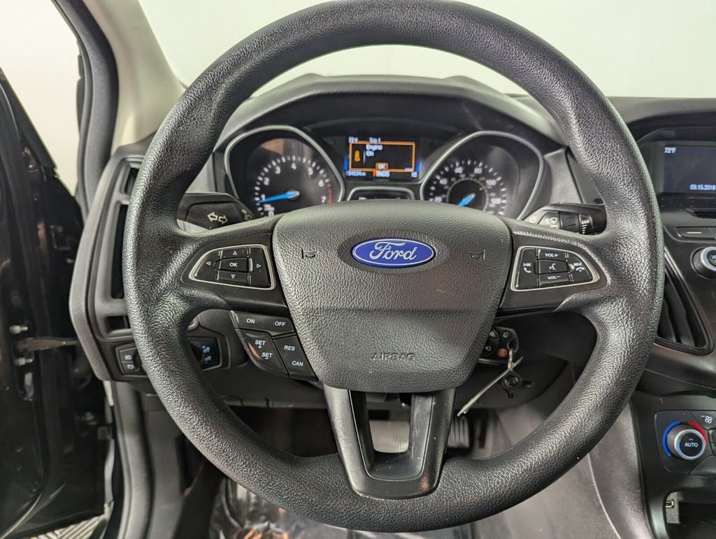 Used 2017 Ford Focus SE image 18