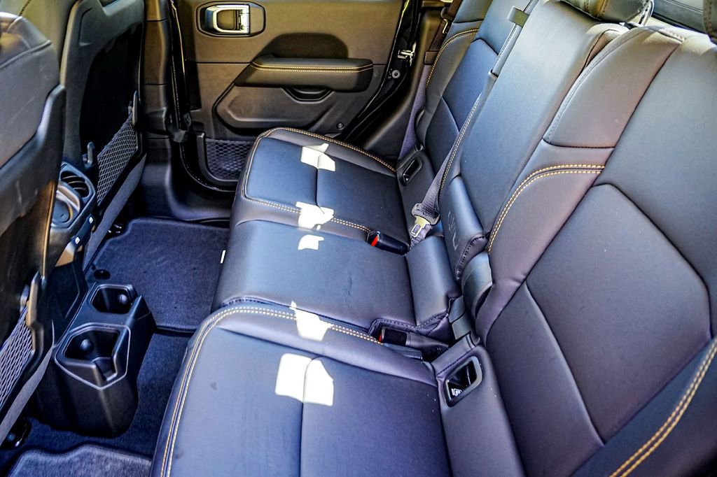 New 2025 Jeep Gladiator Sport image 26