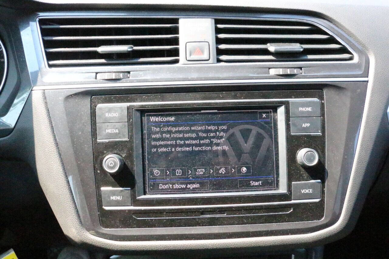 Used 2020 Volkswagen Tiguan S image 21