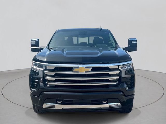 Used 2025 Chevrolet Silverado 1500 High Country w/ High Country Premium Package AWD/4WD image 2