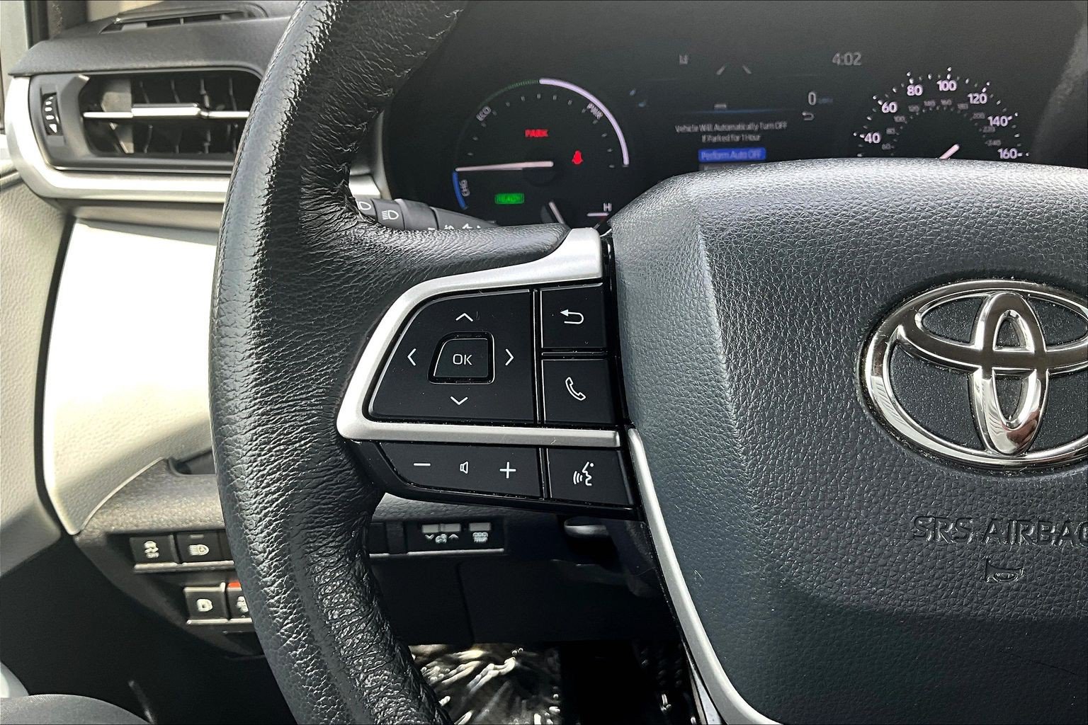 Used 2025 Toyota Sienna XLE FWD image 20