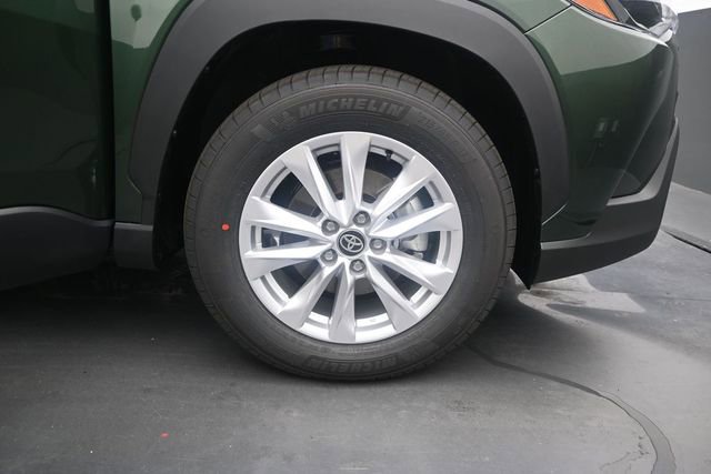 New 2026 Toyota Corolla Cross LE w/ Moonroof Package FWD image 15