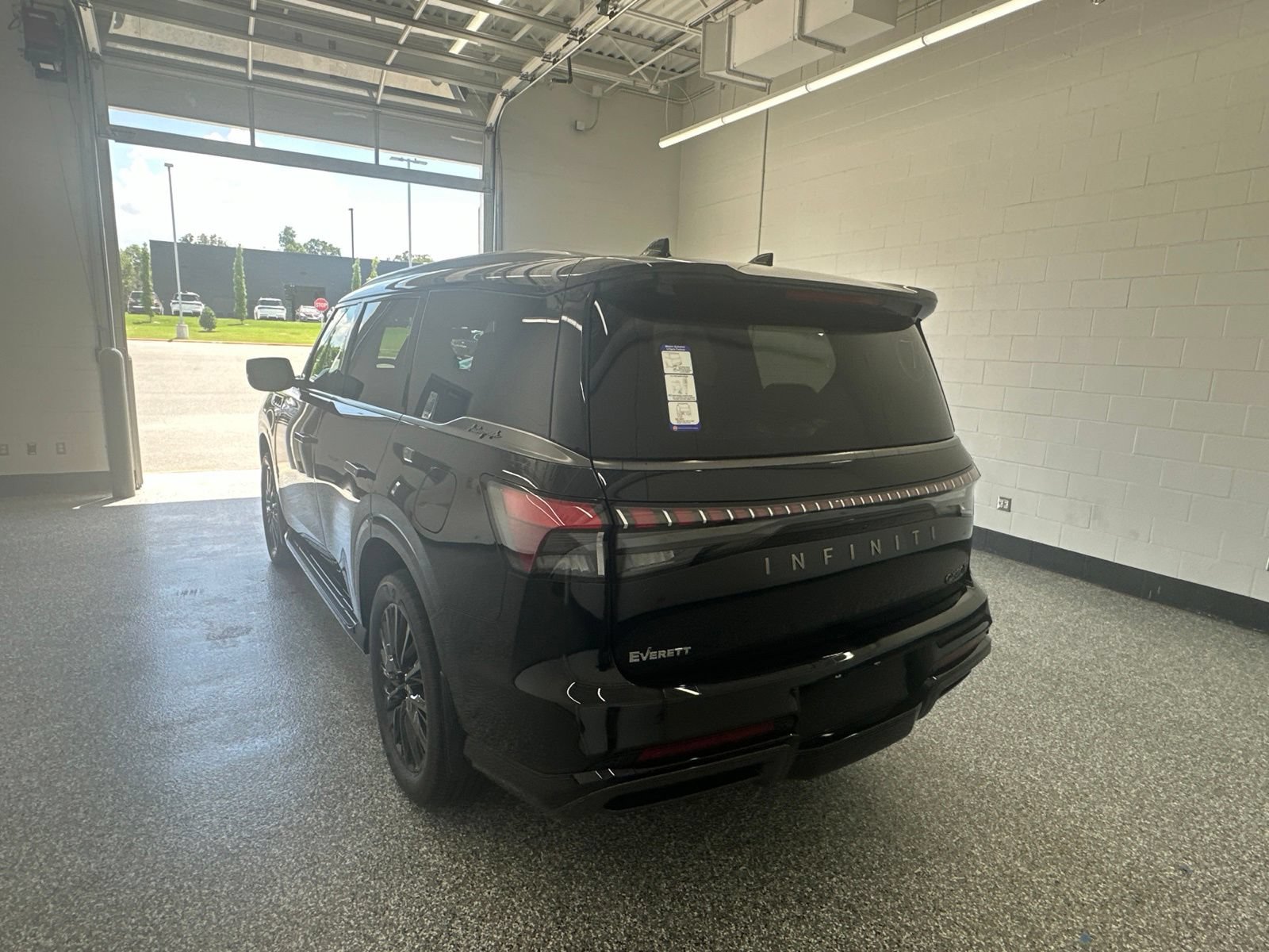 New 2027 INFINITI QX80 Autograph w/ Premium Cargo Package AWD/4WD image 2