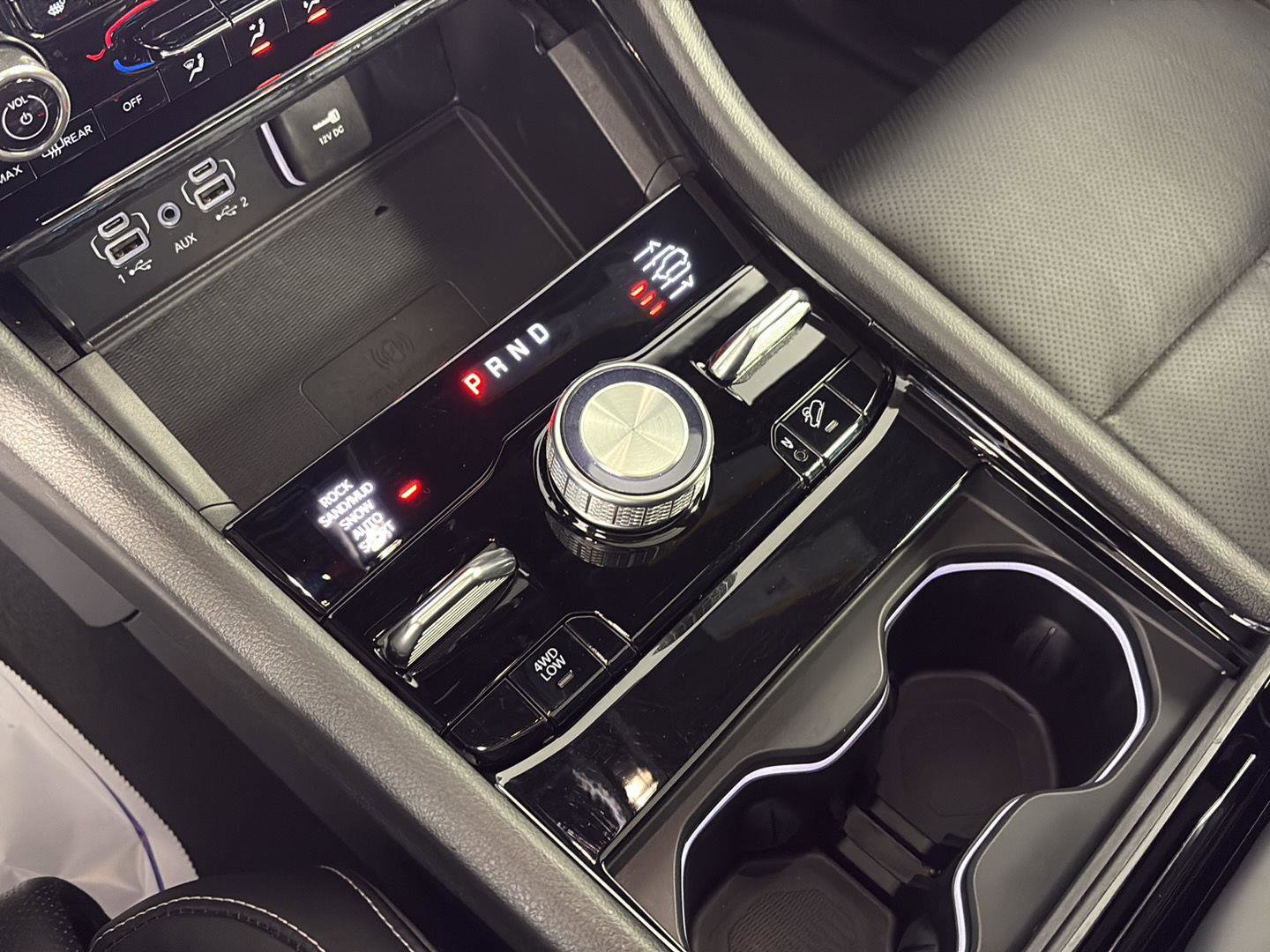 Used 2023 Jeep Grand Cherokee Overland w/ Luxury Tech Group IV image 39