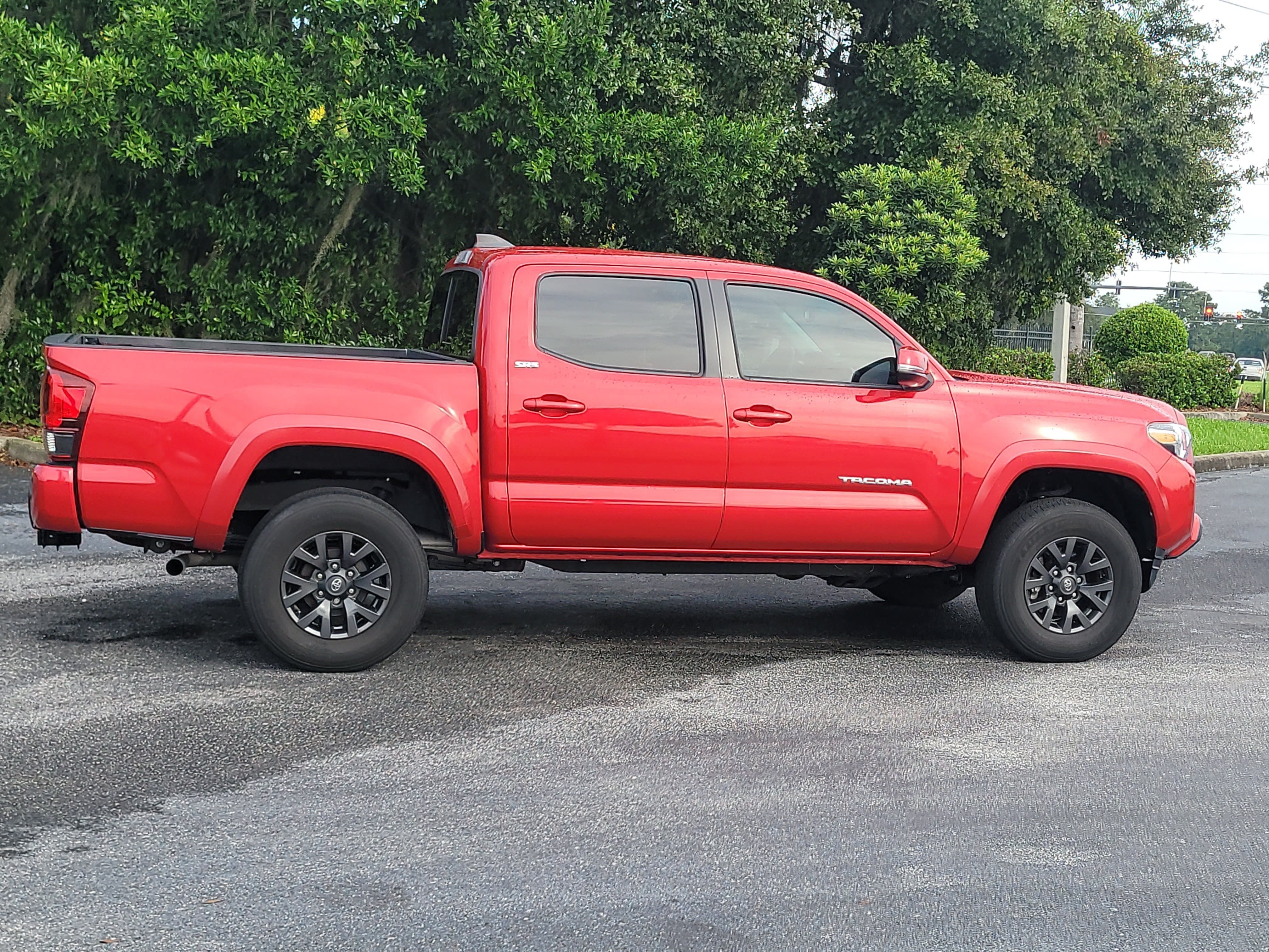 Certified 2023 Toyota Tacoma SR5 AWD/4WD image 8
