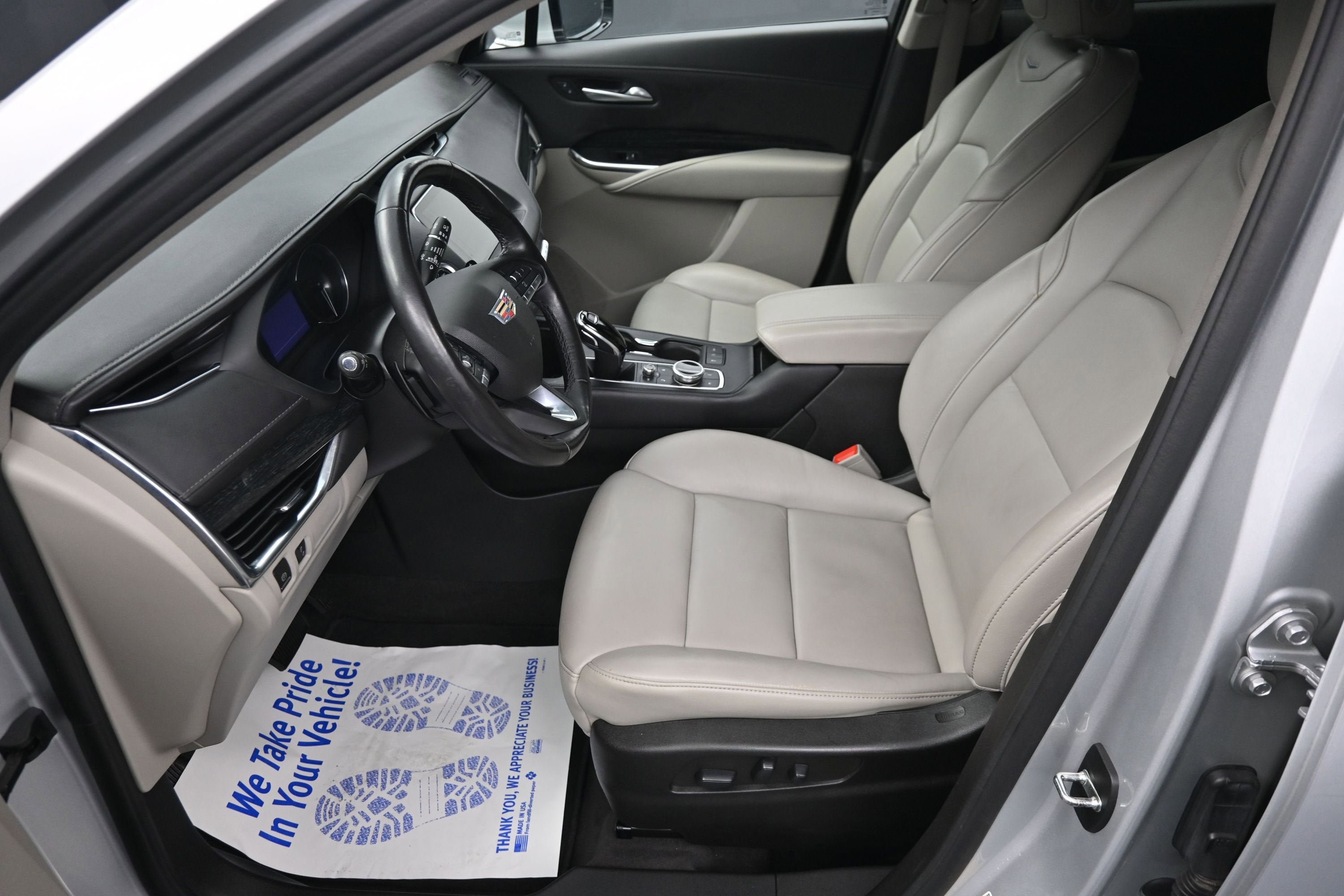 Used 2022 Cadillac XT4 Premium Luxury w/ Enhanced Visibility Package AWD/4WD image 10