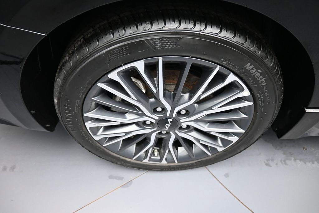 Certified 2023 Kia Forte GT-Line w/ GT-Line Premium Package FWD image 12