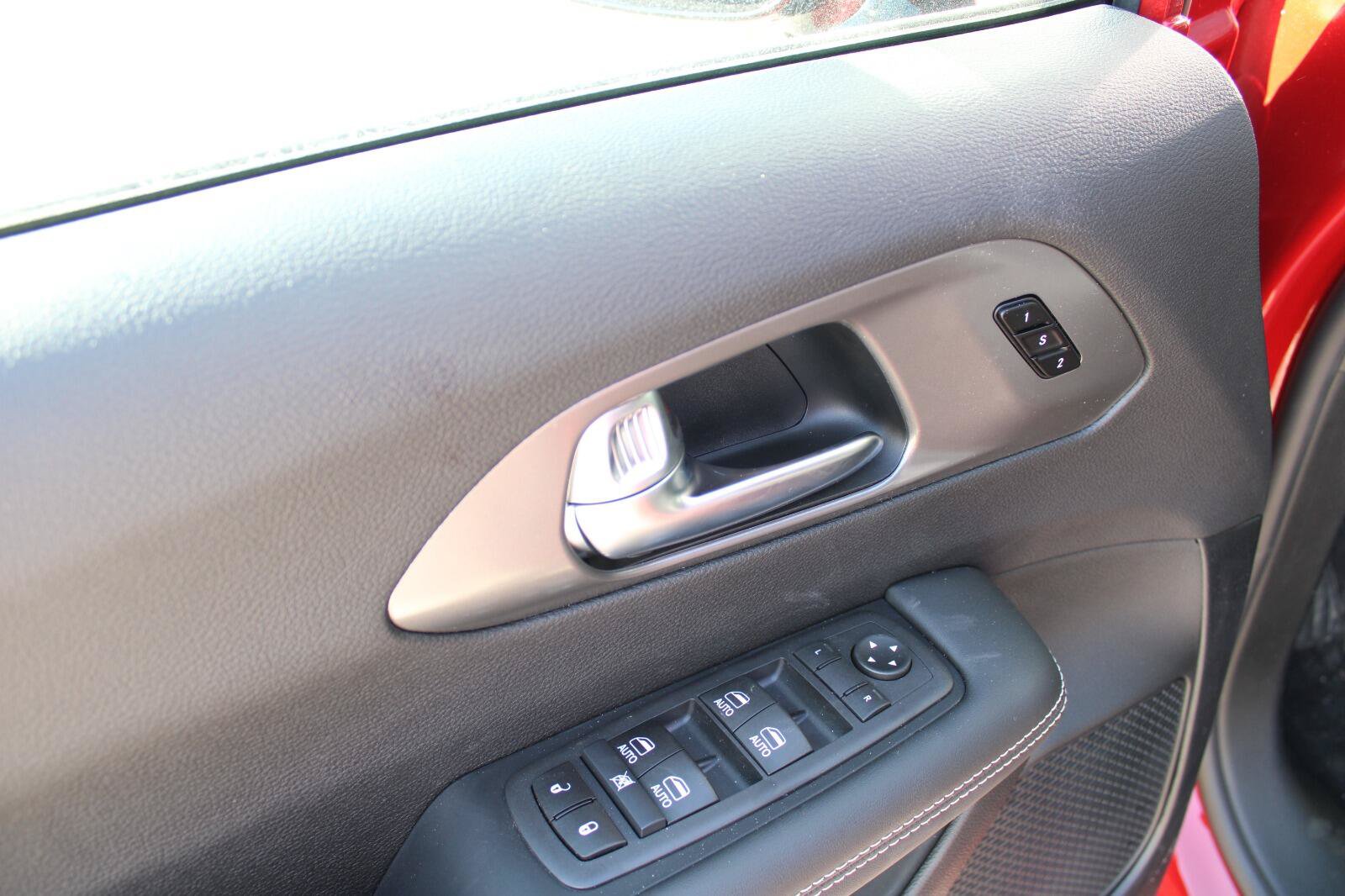 New 2026 Chrysler Pacifica Select FWD image 11