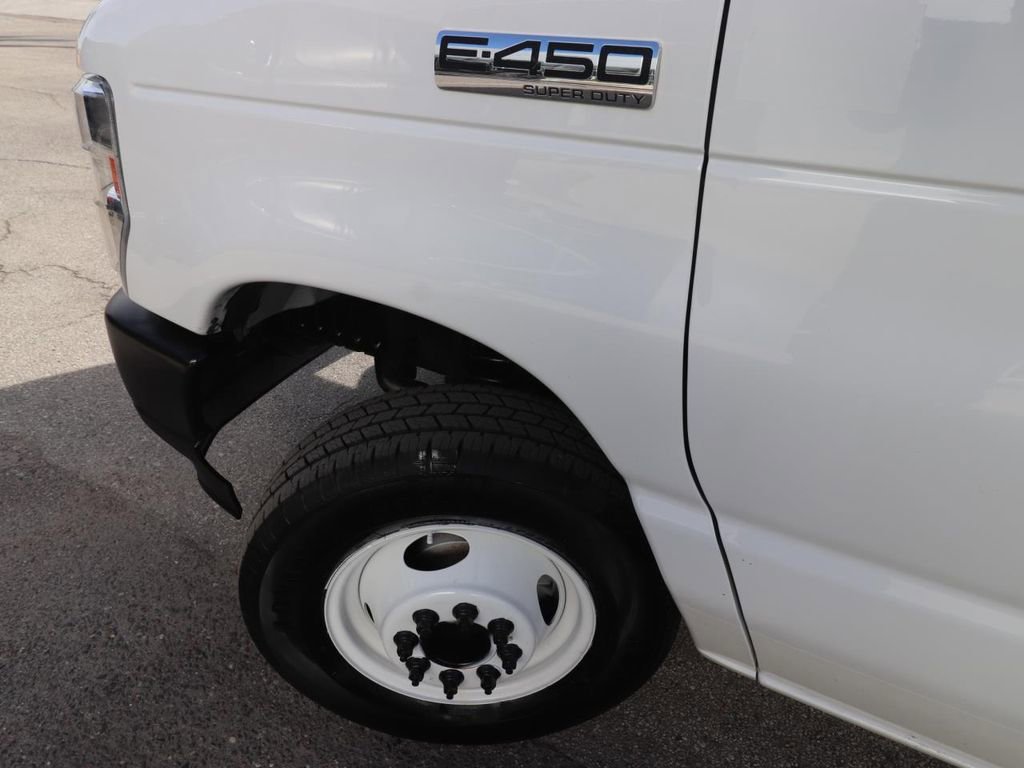 Certified 2022 Ford E-450 and Econoline 450 Super Duty w/ Power Windows & Locks Group image 6
