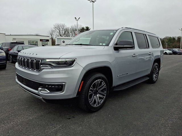 Certified 2024 Jeep Wagoneer L Series II w/ Flexible Seating Group image 3
