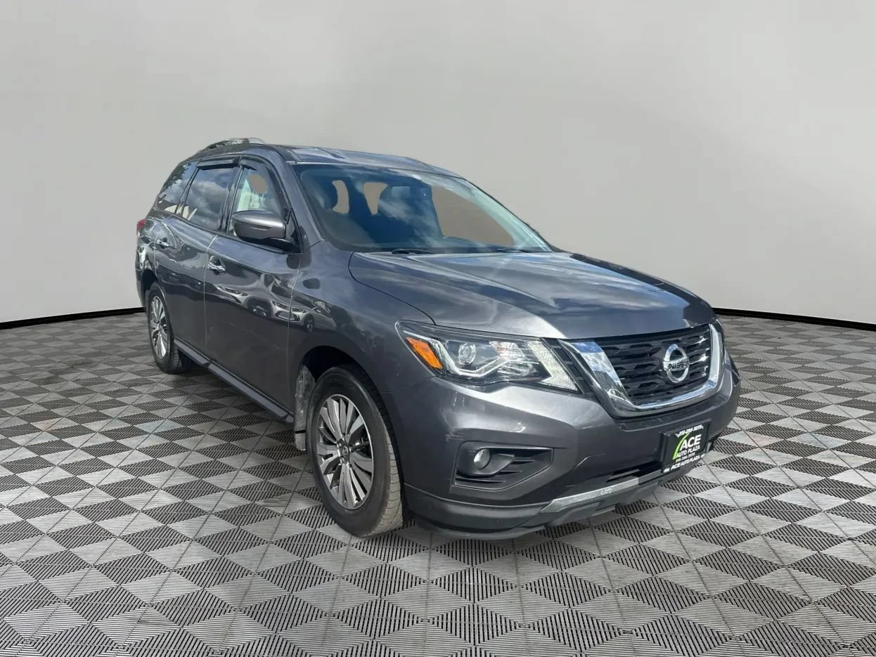 Used 2017 Nissan Pathfinder SV