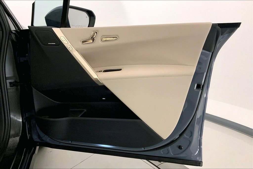 Certified 2023 BMW iX xDrive50 w/ Premium Package image 25