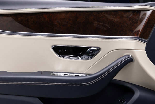 Used 2021 Bentley Flying Spur W12 image 42