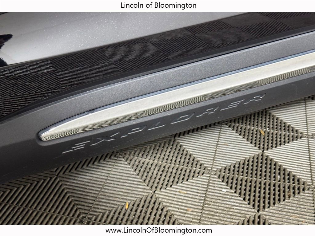 Used 2023 Ford Explorer Limited w/ Limited Technology Package image 18