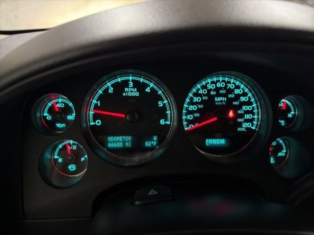 Used 2011 Chevrolet Tahoe 4WD image 15