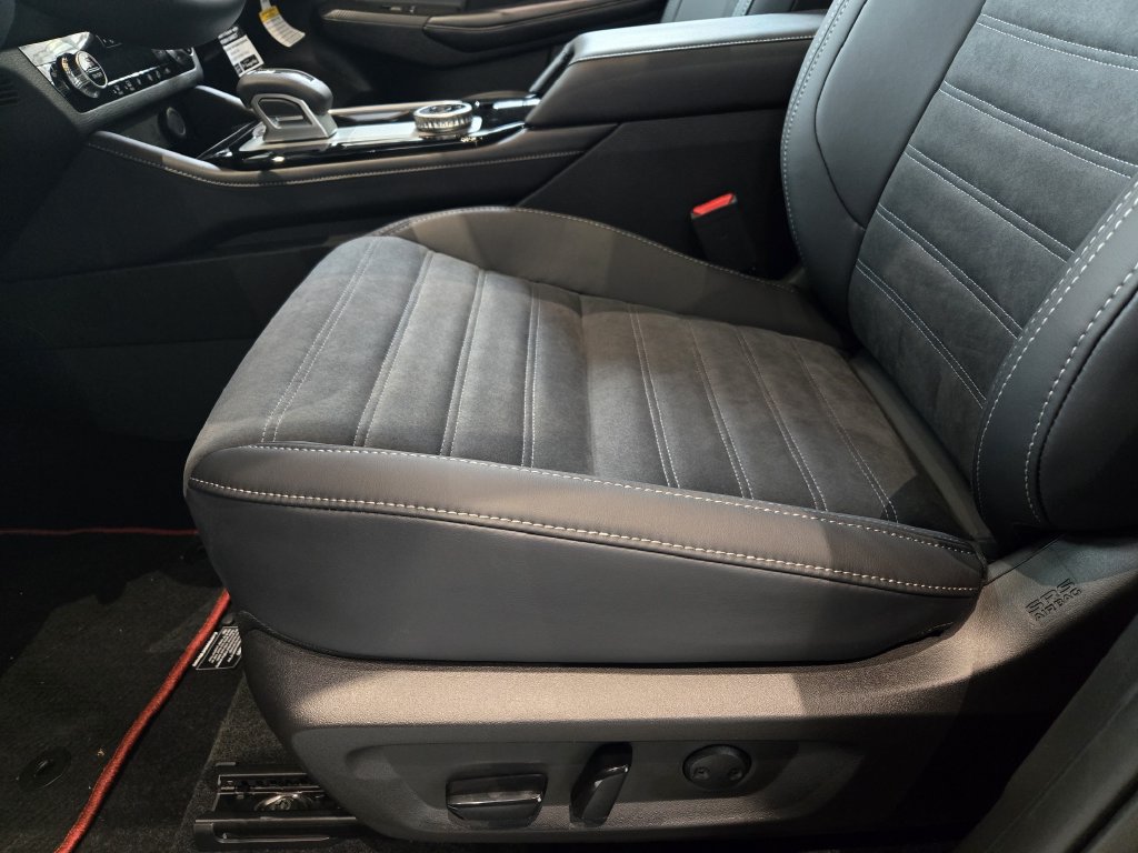 New 2026 Mitsubishi Outlander LE AWD/4WD image 18