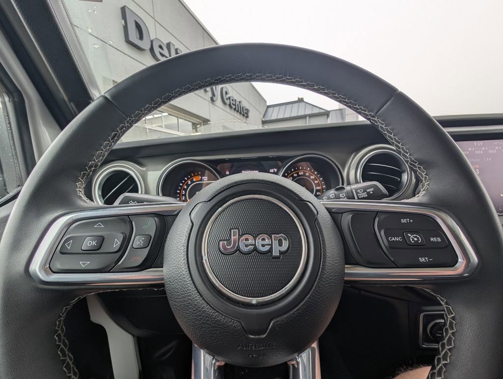 Used 2023 Jeep Wrangler Sahara image 21