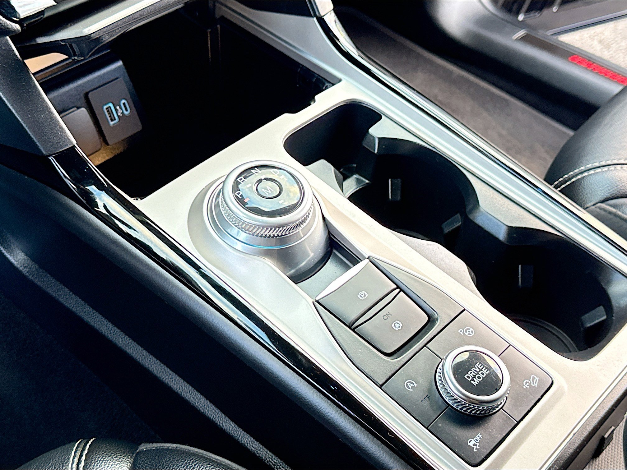 Certified 2022 Ford Explorer ST w/ ST Street Pack image 11