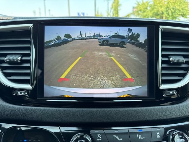 Used 2024 Chrysler Pacifica Touring-L FWD image 24