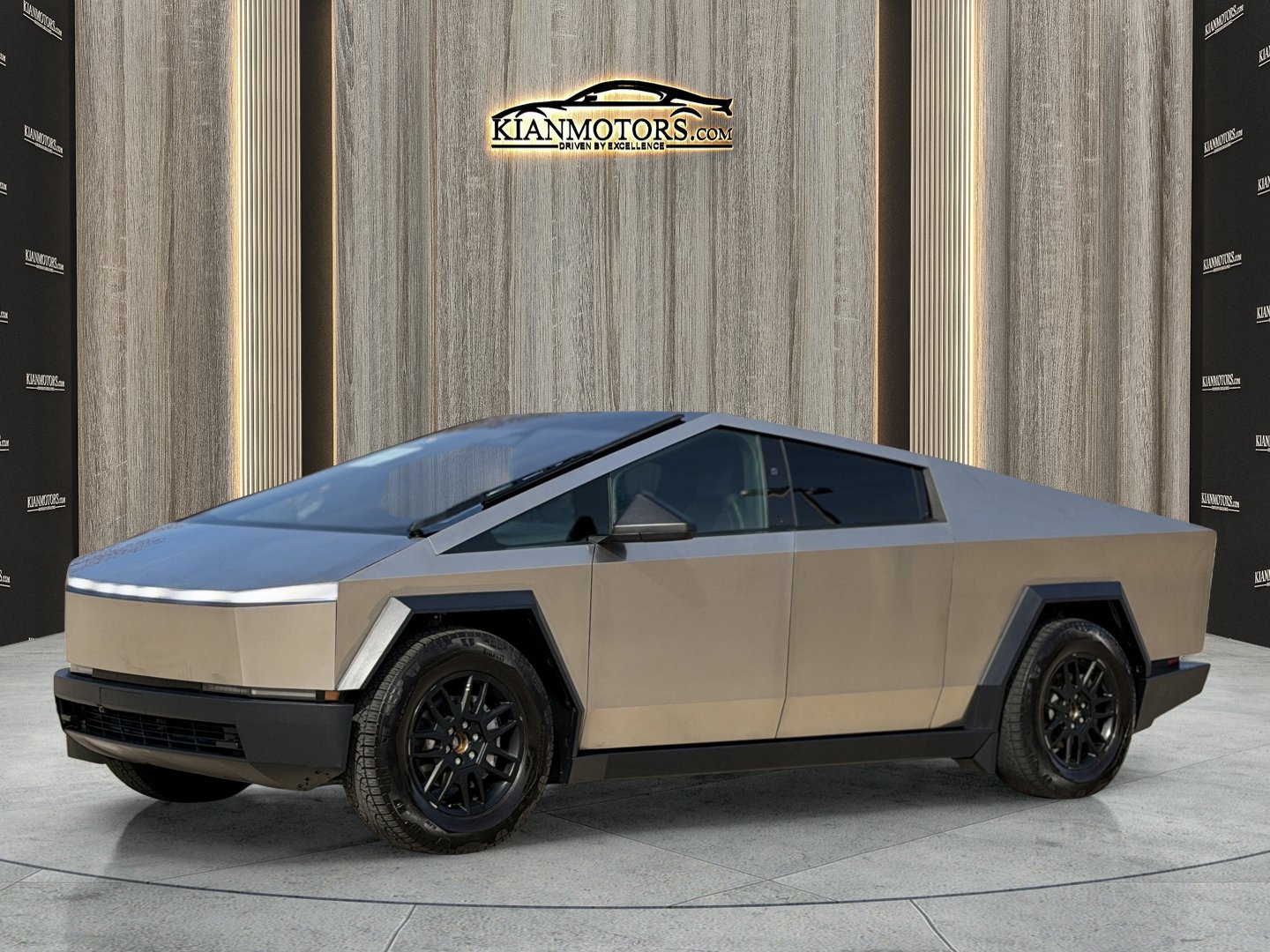 Used 2025 Tesla Cybertruck AWD Crew Cab image 9