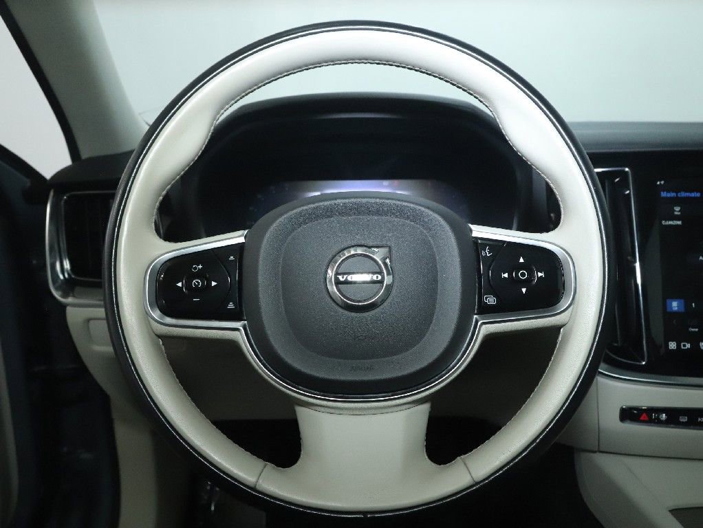 Used 2024 Volvo S60 B5 Plus FWD image 23