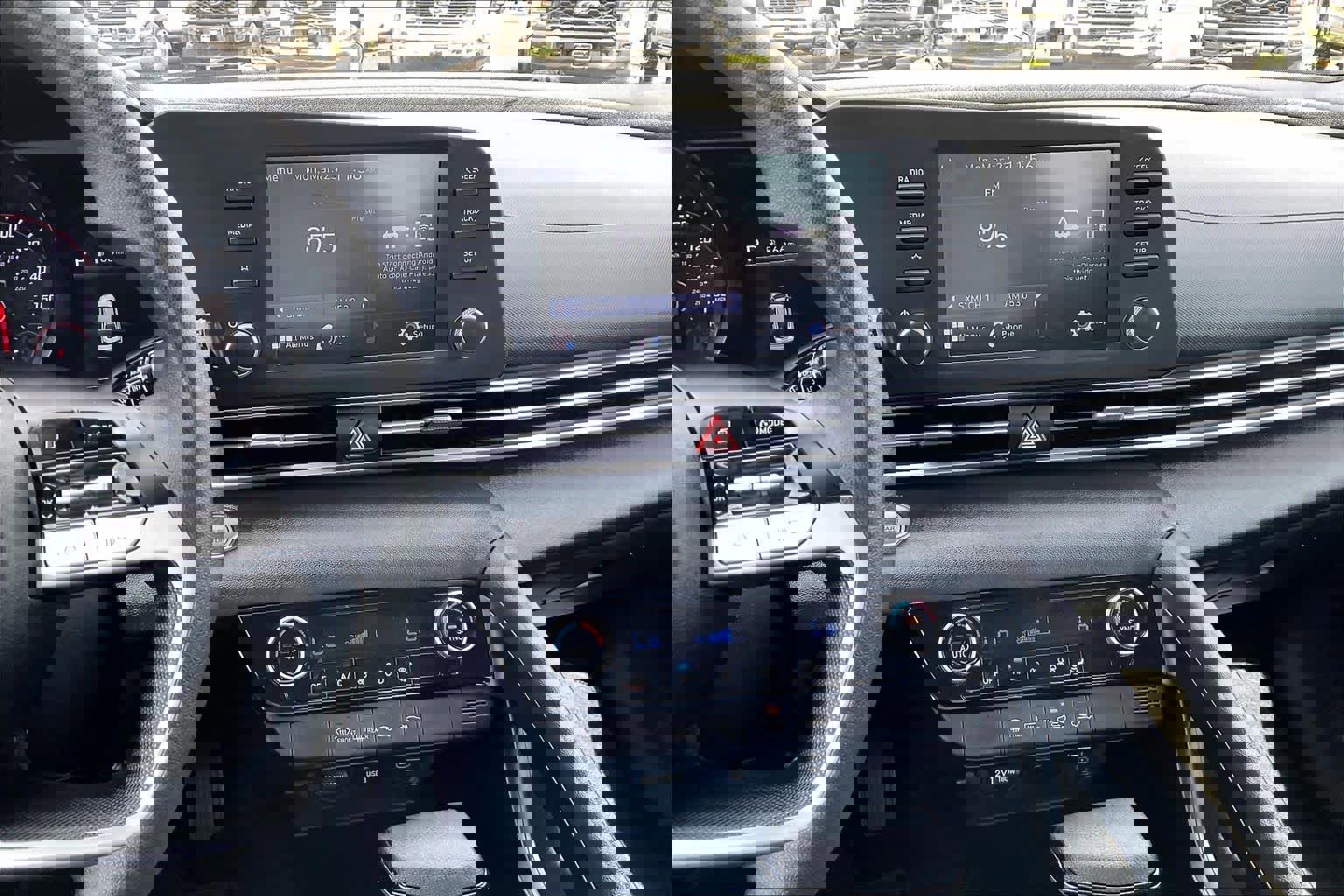 Used 2023 Hyundai Elantra SEL w/ Preferred Accessory Package image 7