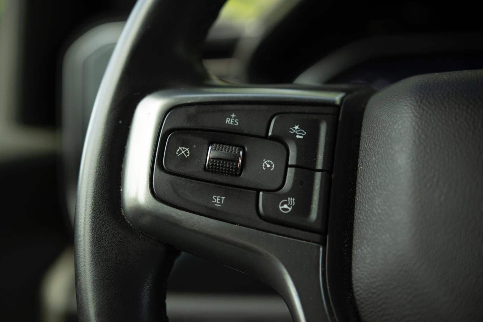 Used 2023 Chevrolet Silverado 1500 LT AWD/4WD image 6