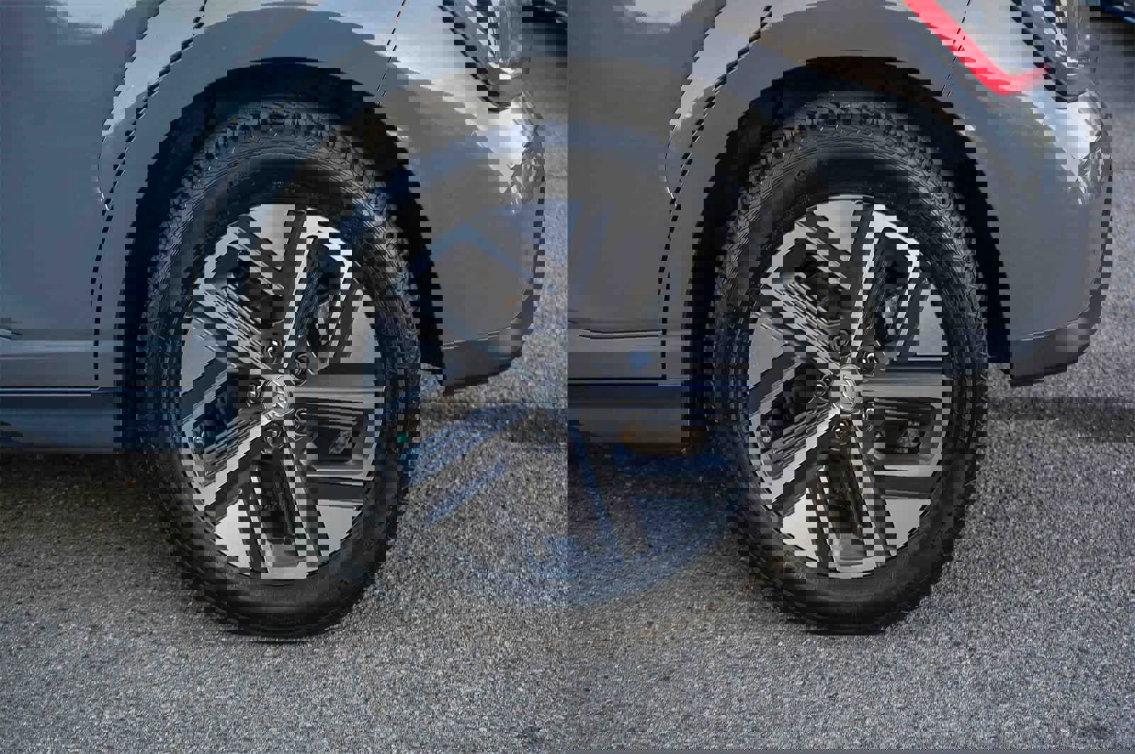 Used 2022 Hyundai Kona Limited image 4