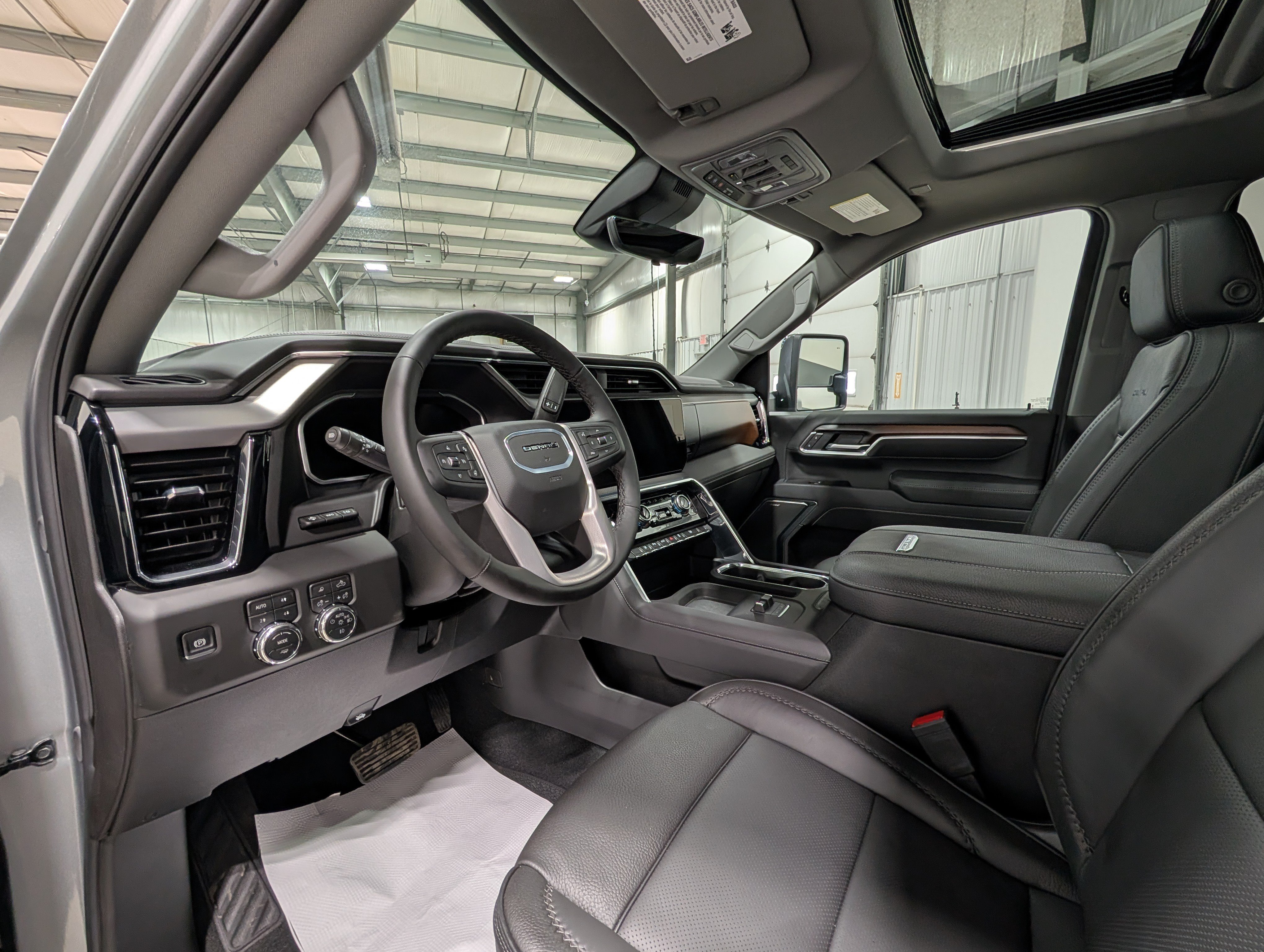 Used 2026 GMC Sierra 3500 Denali w/ Denali Reserve Package AWD/4WD image 16
