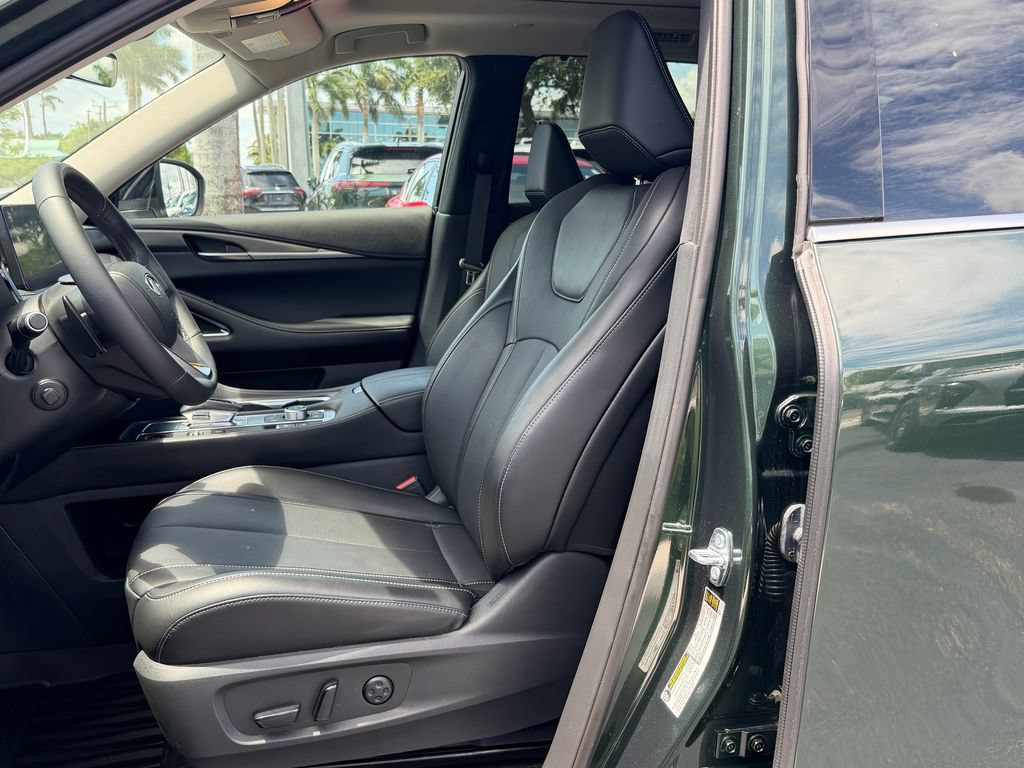 Used 2026 INFINITI QX60 Luxe w/ Cargo Package FWD image 12