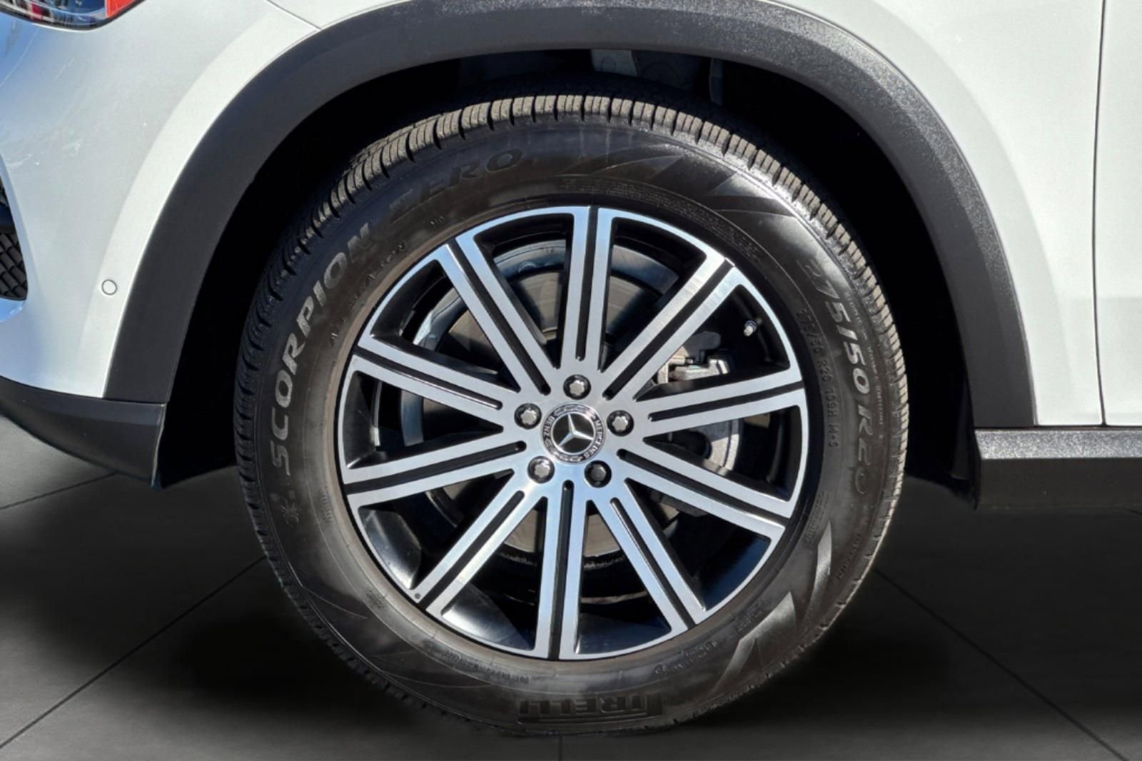 Used 2024 Mercedes-Benz GLE 350 4MATIC image 5